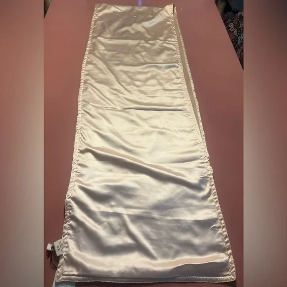 Terrain Celestial Embroidery Velvet Runner - Picture 7 of 12